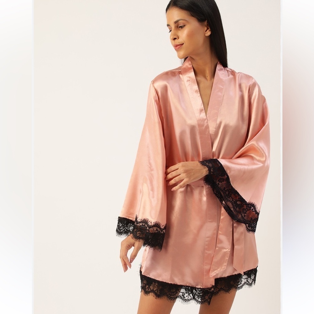 Women's‎ Size Medium Satin Robe Light Pink Black Lace Trim Belted Long Sleeve
